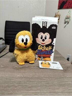 100% authentic Pop Mart Disney Mickey Family Cute Together Plush Keychain PLUTO